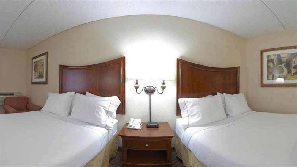 Hotel Express Milwaukee - West Medical Center By Ihg 2*