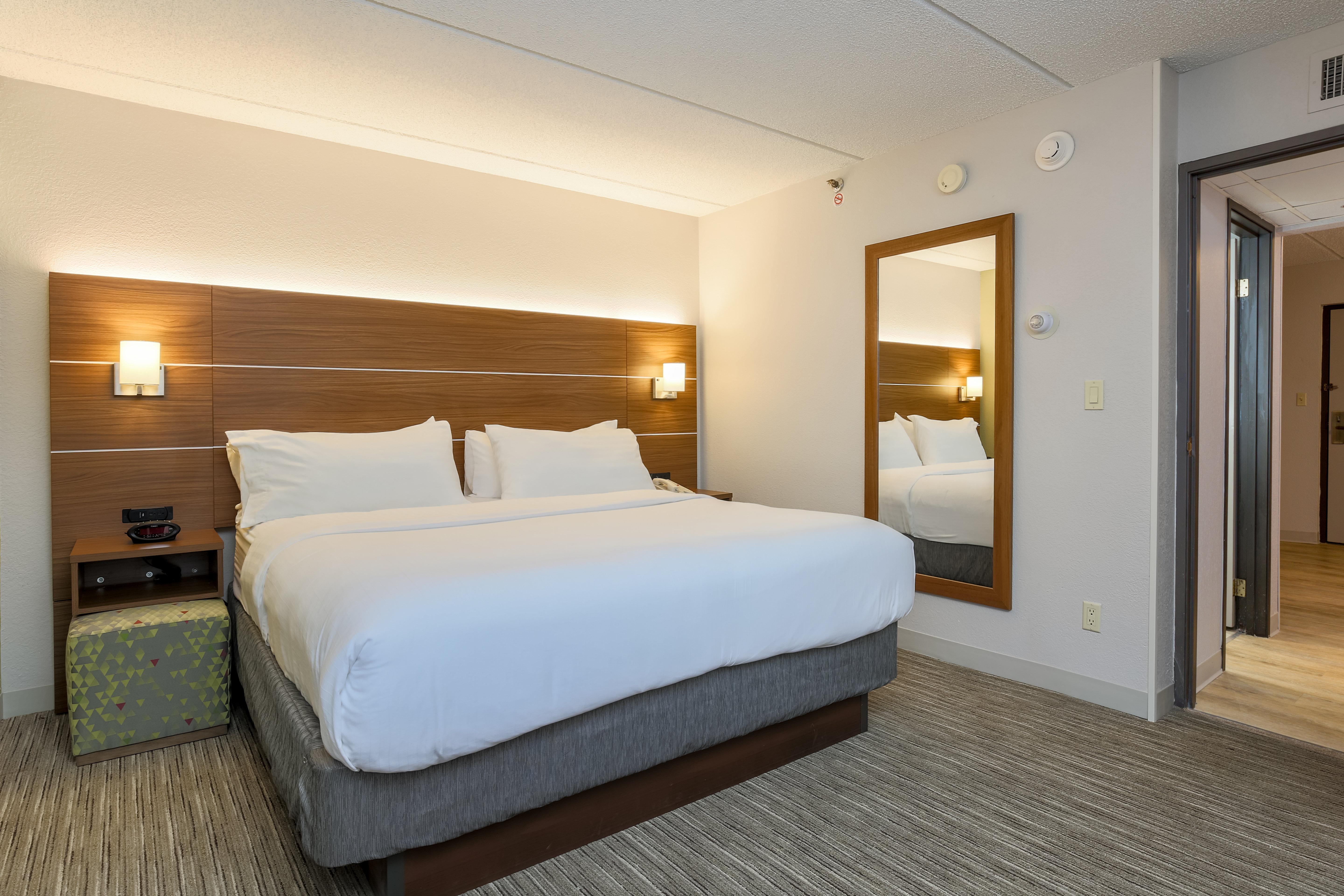 Express Milwaukee - West Medical Center By Ihg
