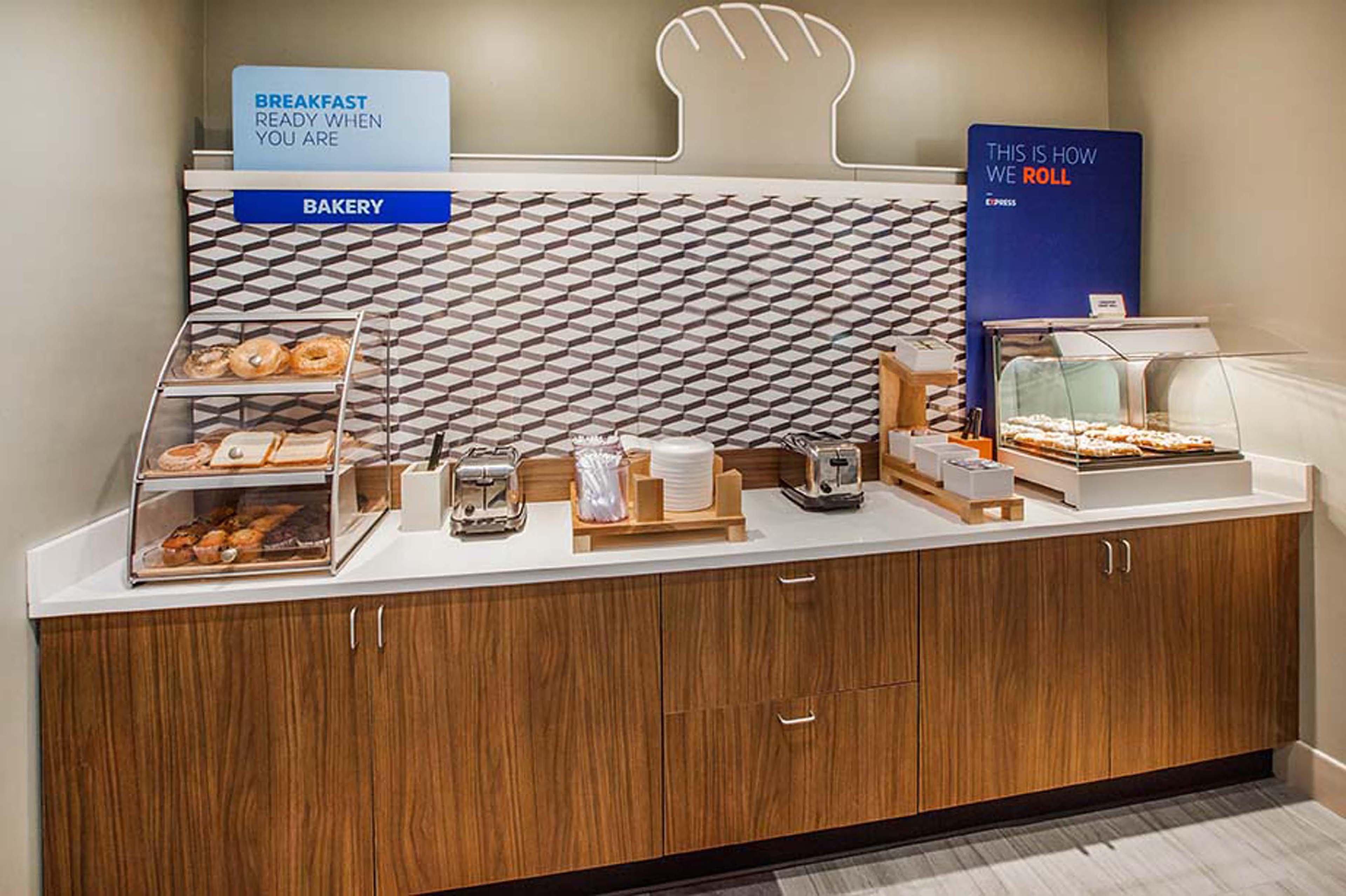Hotel Express Milwaukee - West Medical Center By Ihg