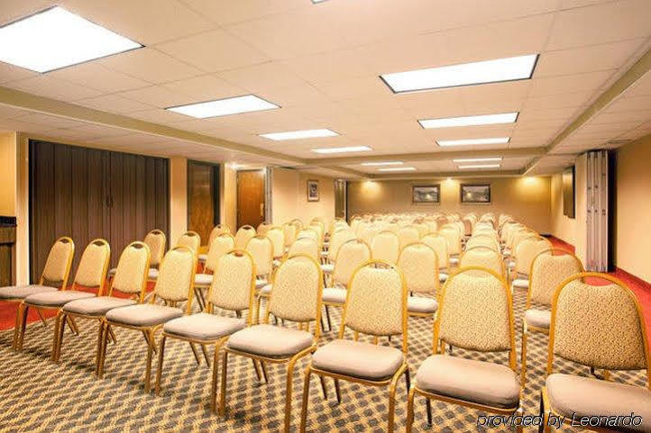 Express Milwaukee - West Medical Center By Ihg Hotel Wauwatosa