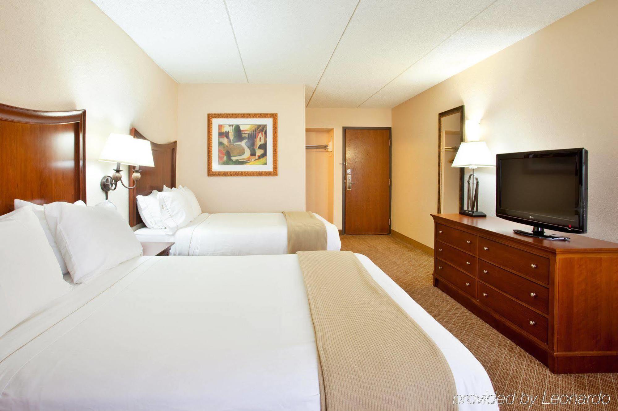 Express Milwaukee - West Medical Center By Ihg