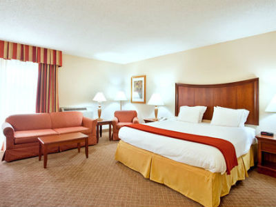 Express Milwaukee - West Medical Center By Ihg Hotel Wauwatosa