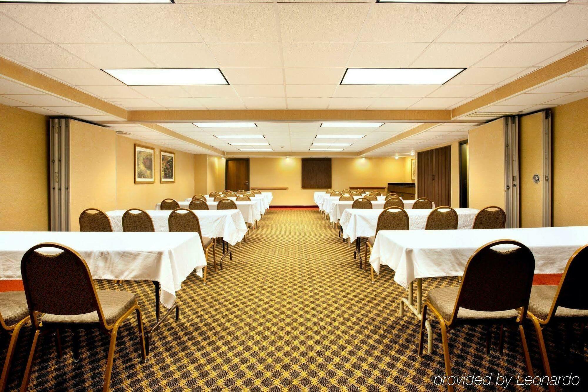 Express Milwaukee - West Medical Center By Ihg Hotel